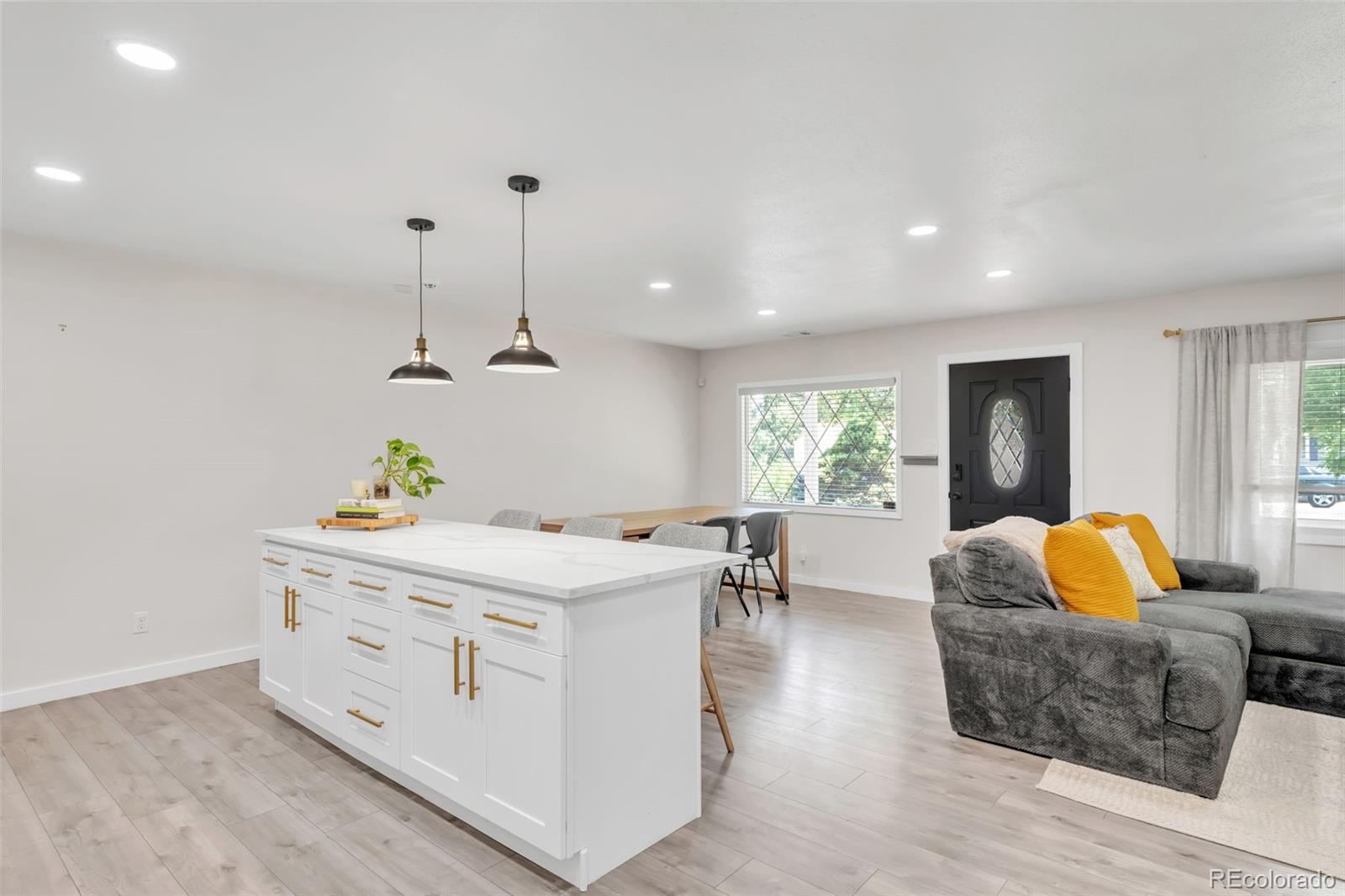 MLS Image #7 for 3243 s fairfax street,denver, Colorado