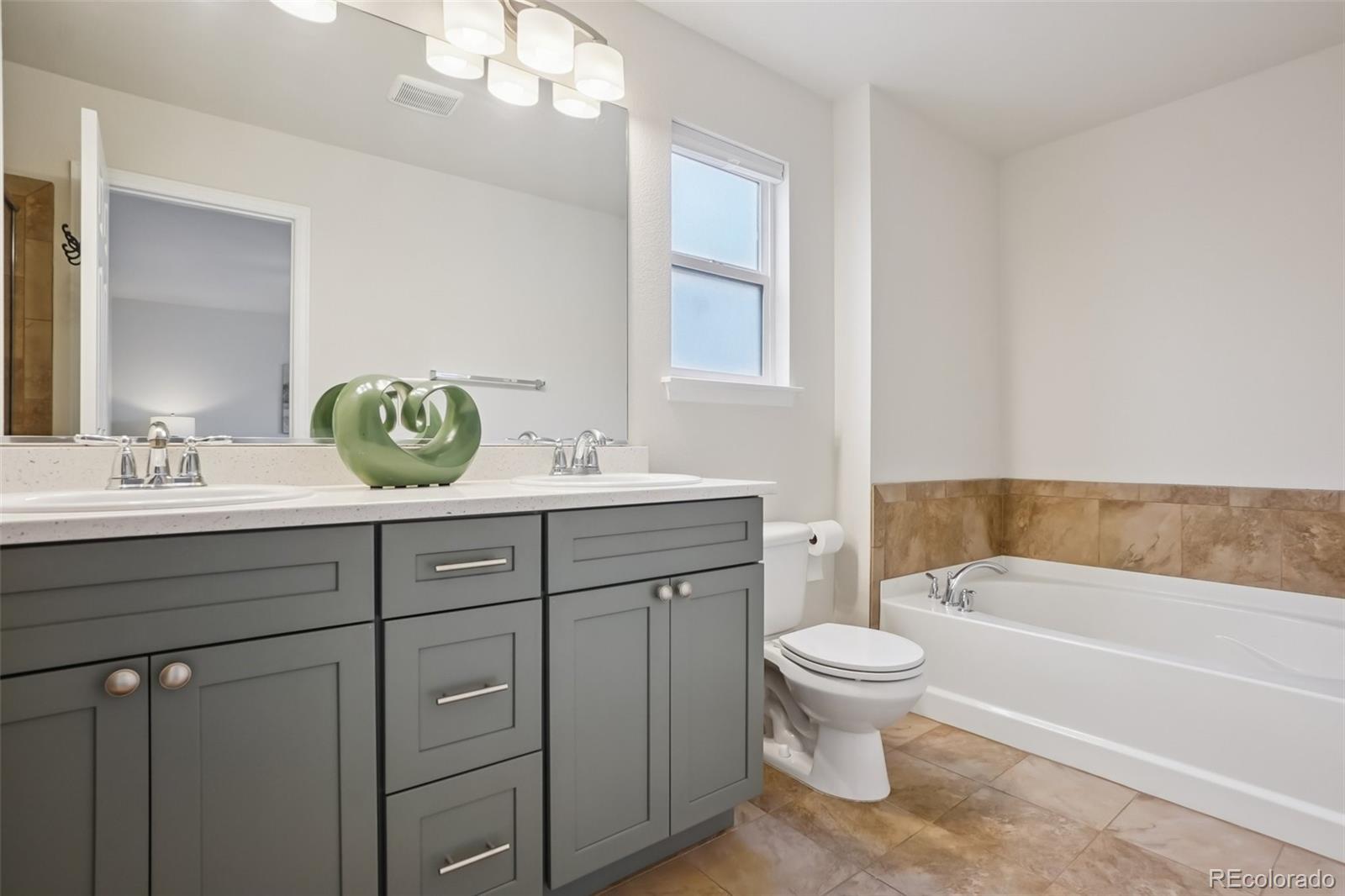 MLS Image #18 for 3647  xanthia street,denver, Colorado