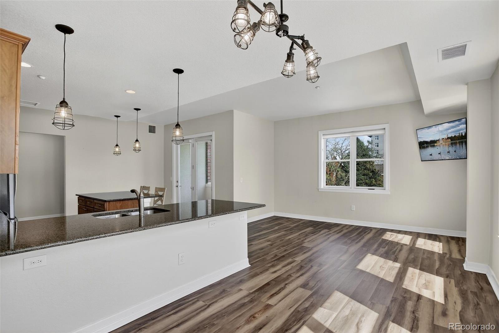 MLS Image #11 for 2200 s university boulevard 313,denver, Colorado