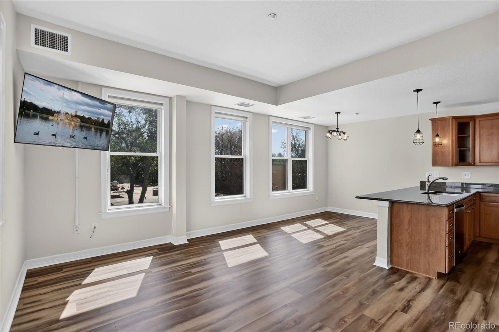 MLS Image #7 for 2200 s university boulevard 313,denver, Colorado