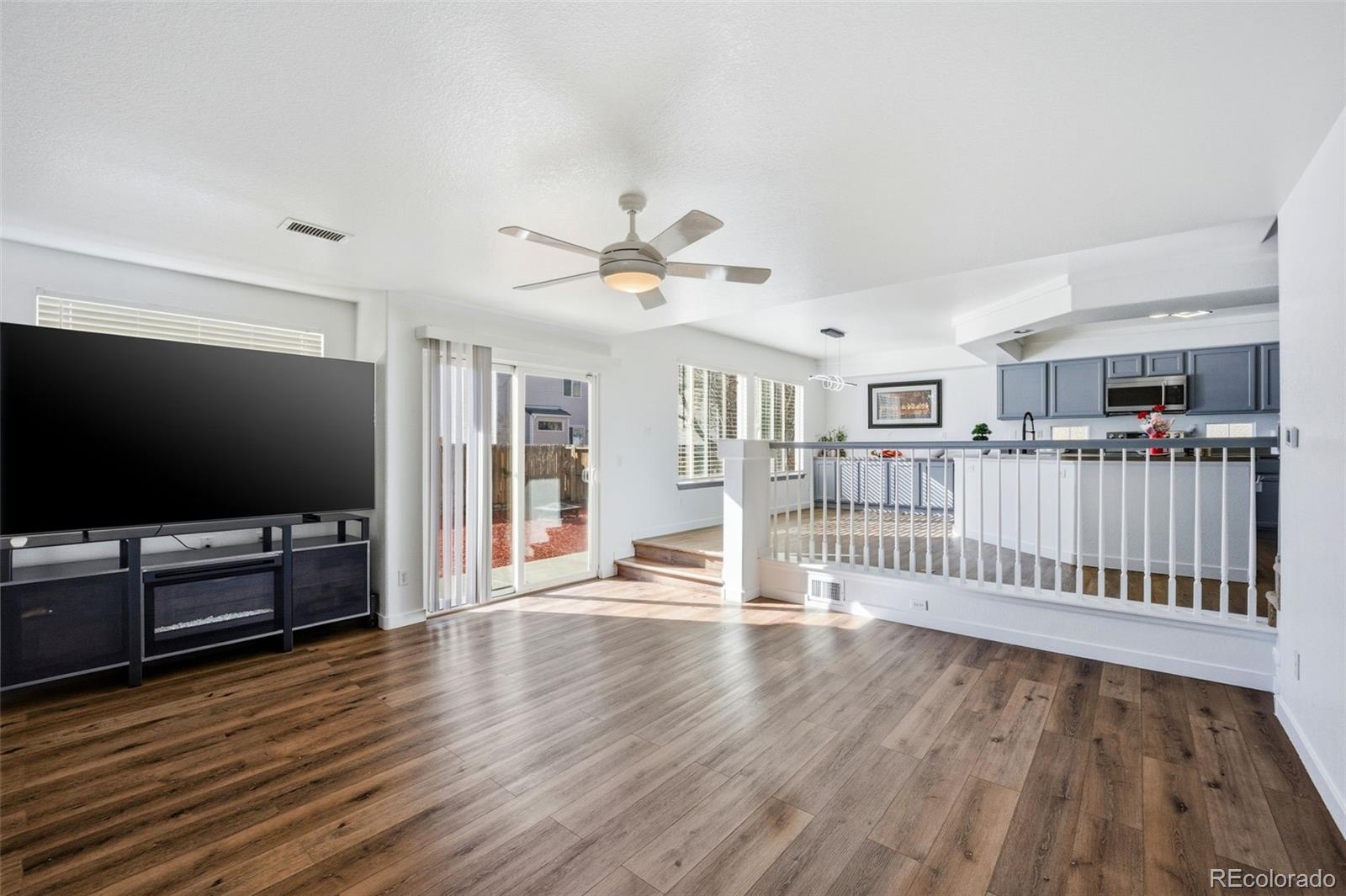 MLS Image #14 for 20372 e 40th place,denver, Colorado