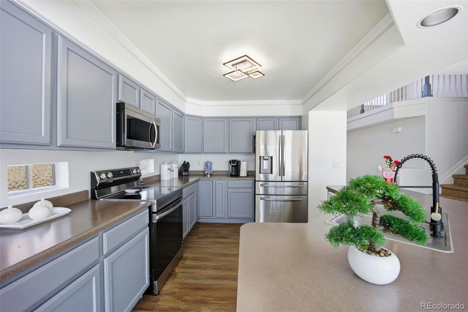 MLS Image #17 for 20372 e 40th place,denver, Colorado