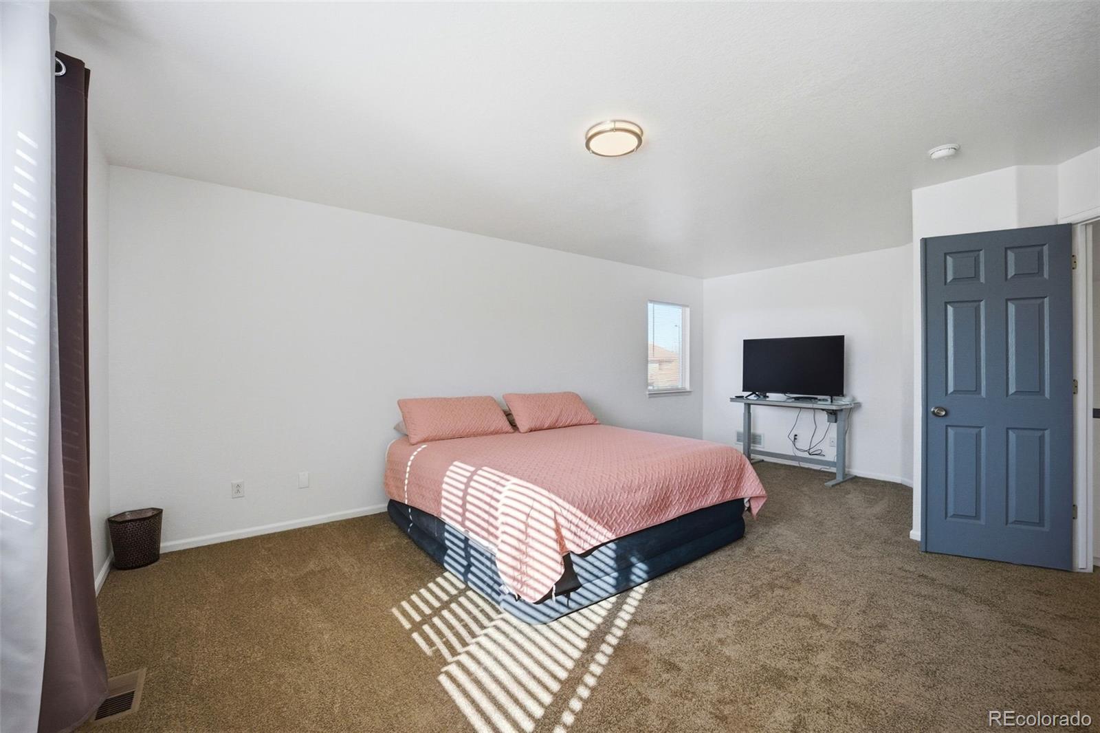 MLS Image #31 for 20372 e 40th place,denver, Colorado