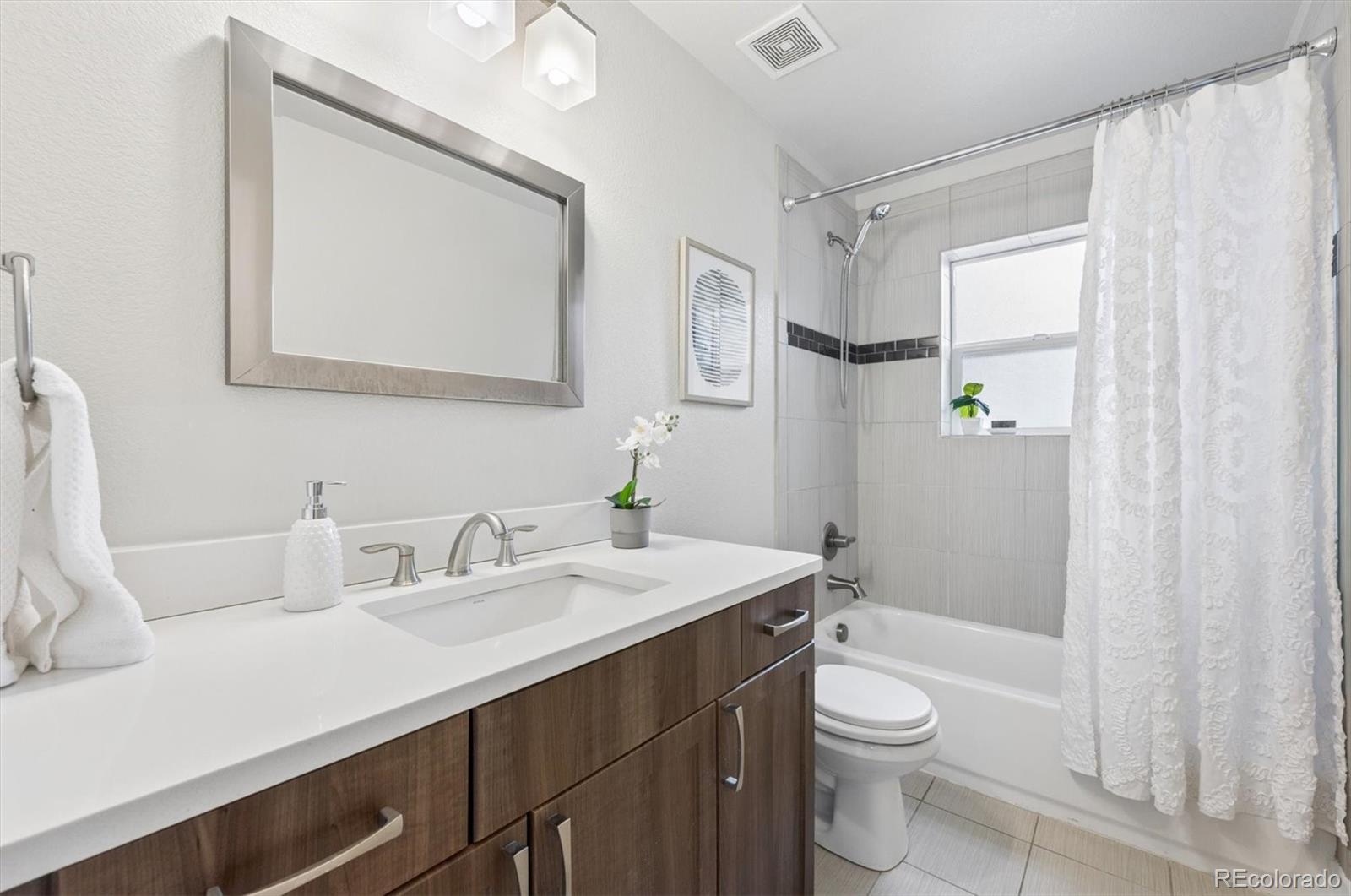 MLS Image #15 for 2634  ivanhoe street,denver, Colorado