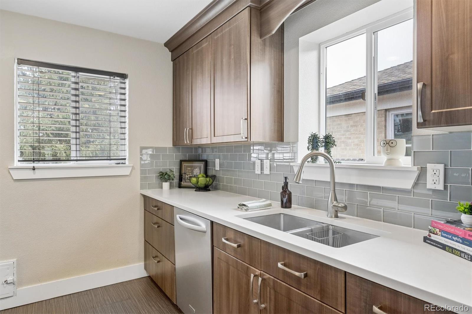 MLS Image #8 for 2634  ivanhoe street,denver, Colorado