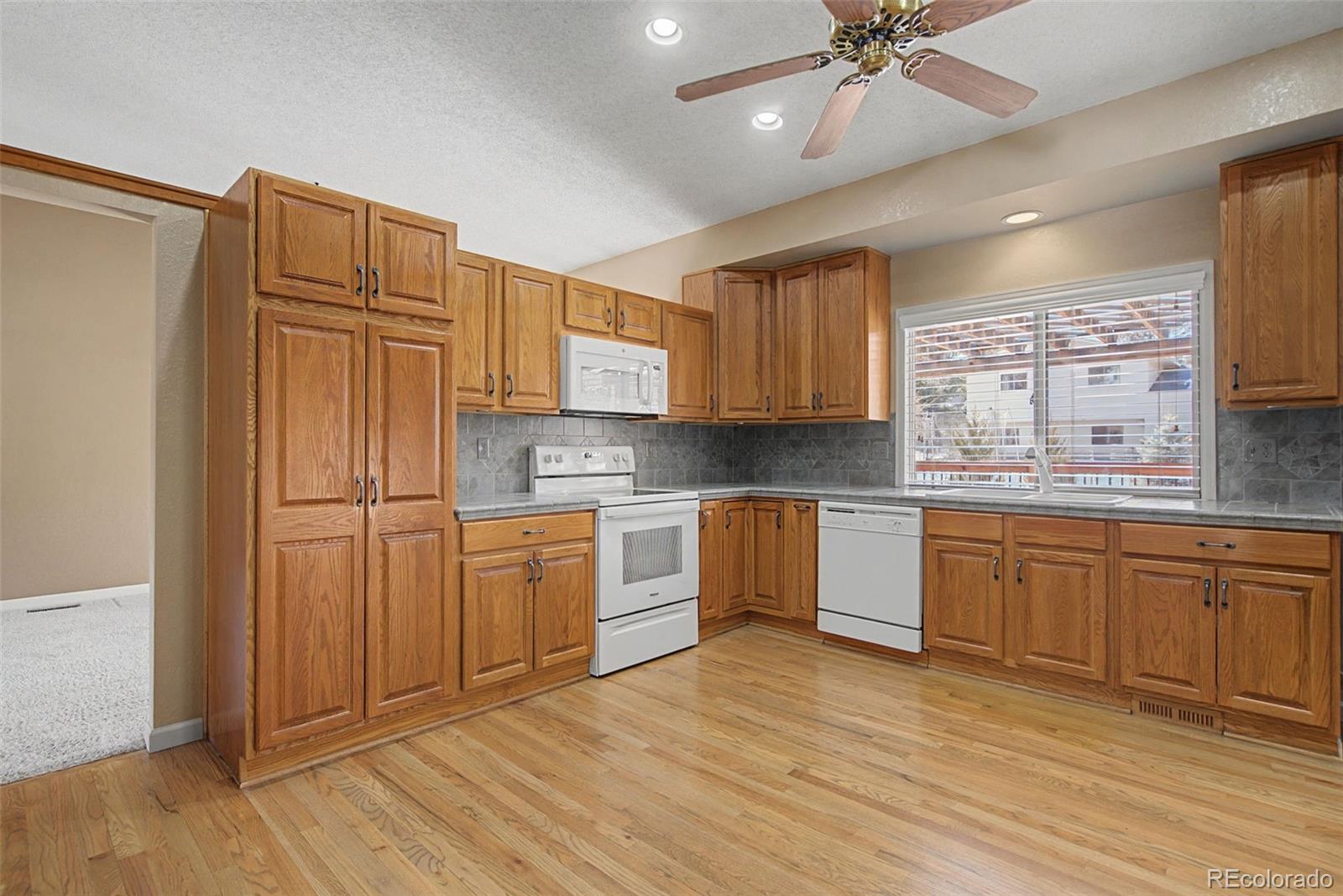 MLS Image #12 for 435  delmonico court,colorado springs, Colorado