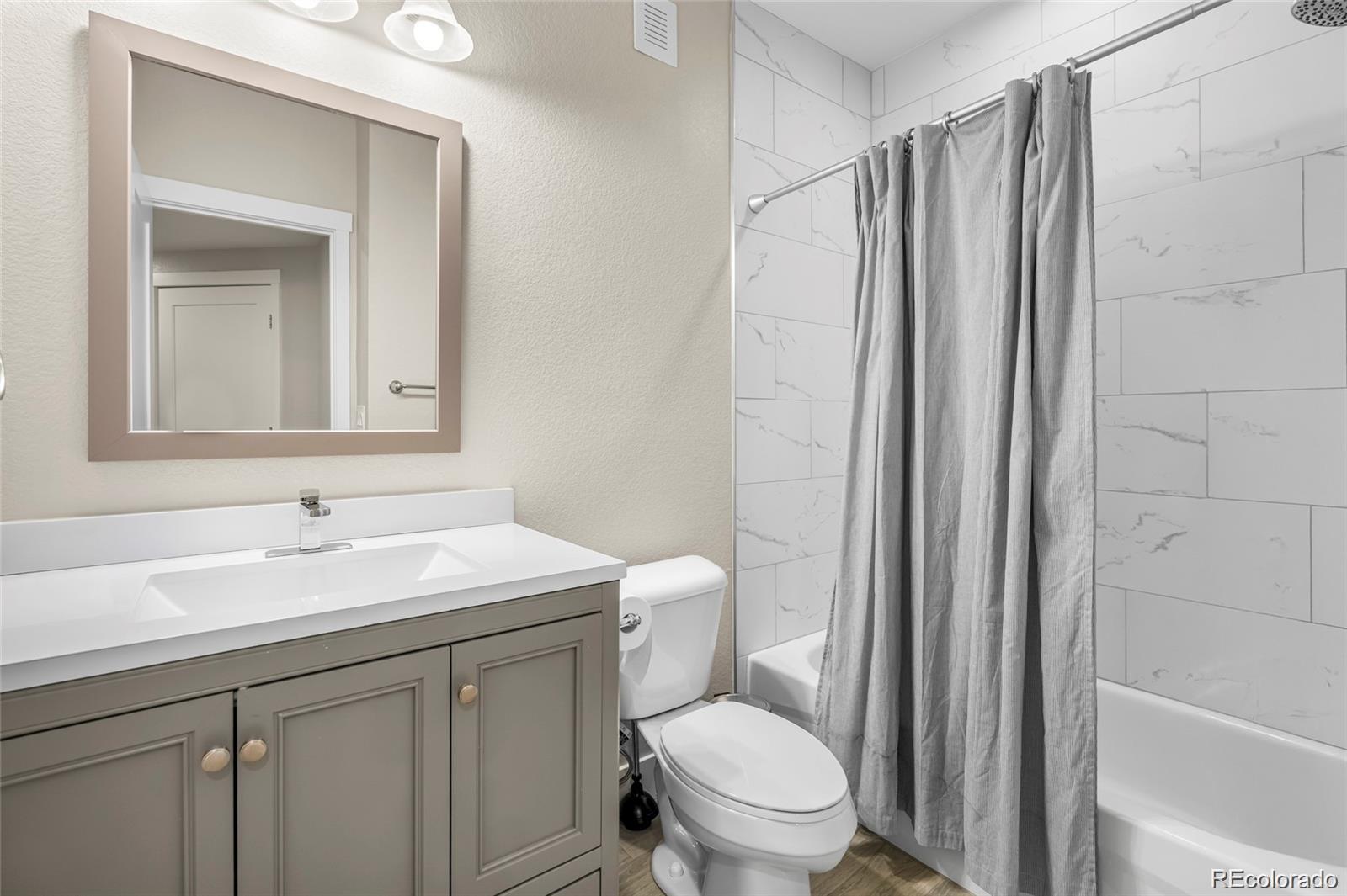 MLS Image #17 for 9711 e 61st place,denver, Colorado