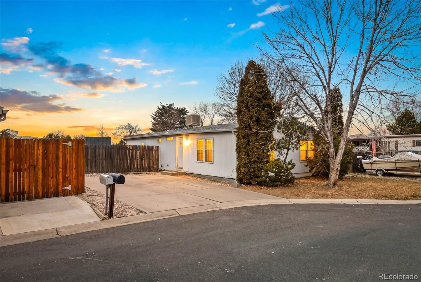 MLS Image #4 for 8373  monroe circle,denver, Colorado