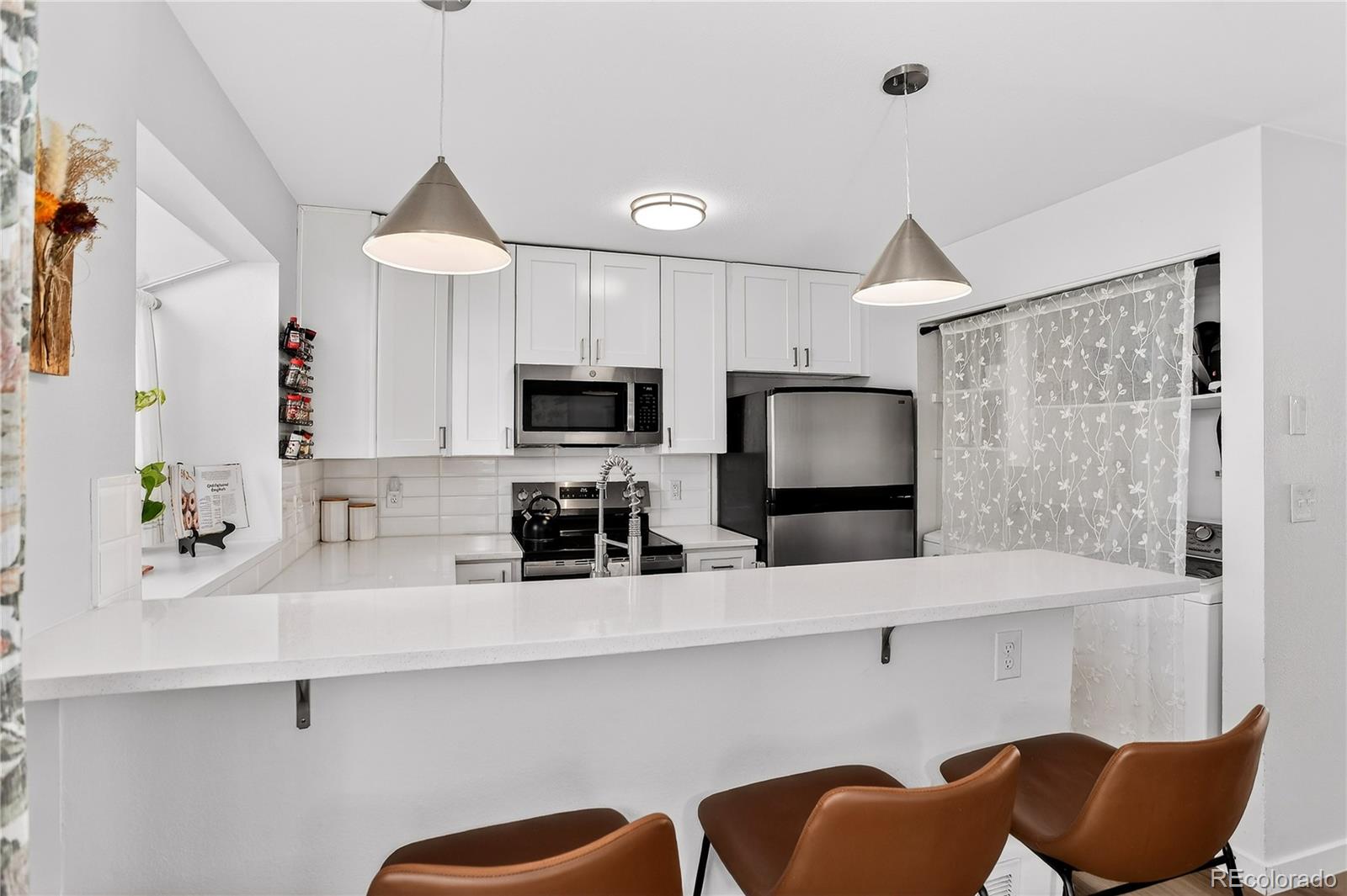 MLS Image #10 for 9659 w chatfield avenue,littleton, Colorado