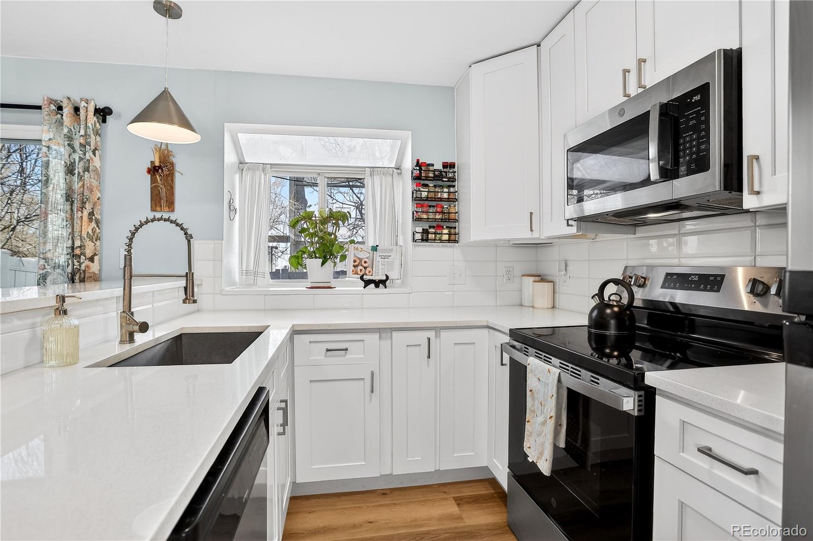 MLS Image #12 for 9659 w chatfield avenue,littleton, Colorado