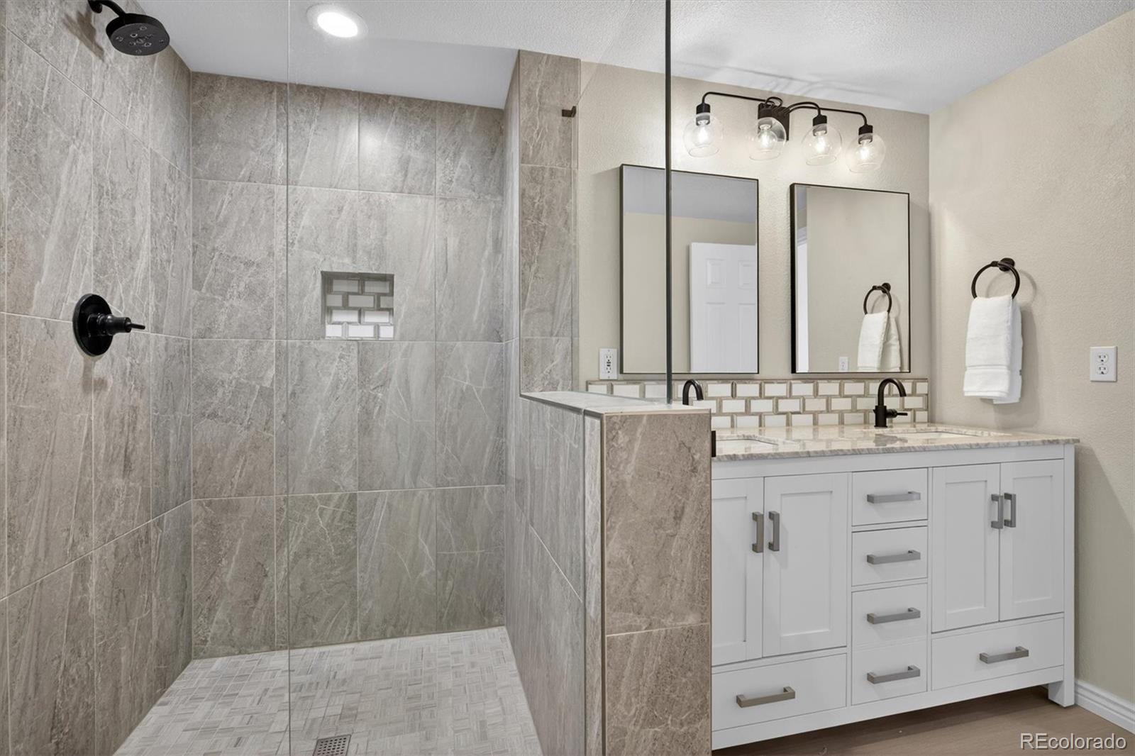 MLS Image #11 for 18 s monroe street,denver, Colorado