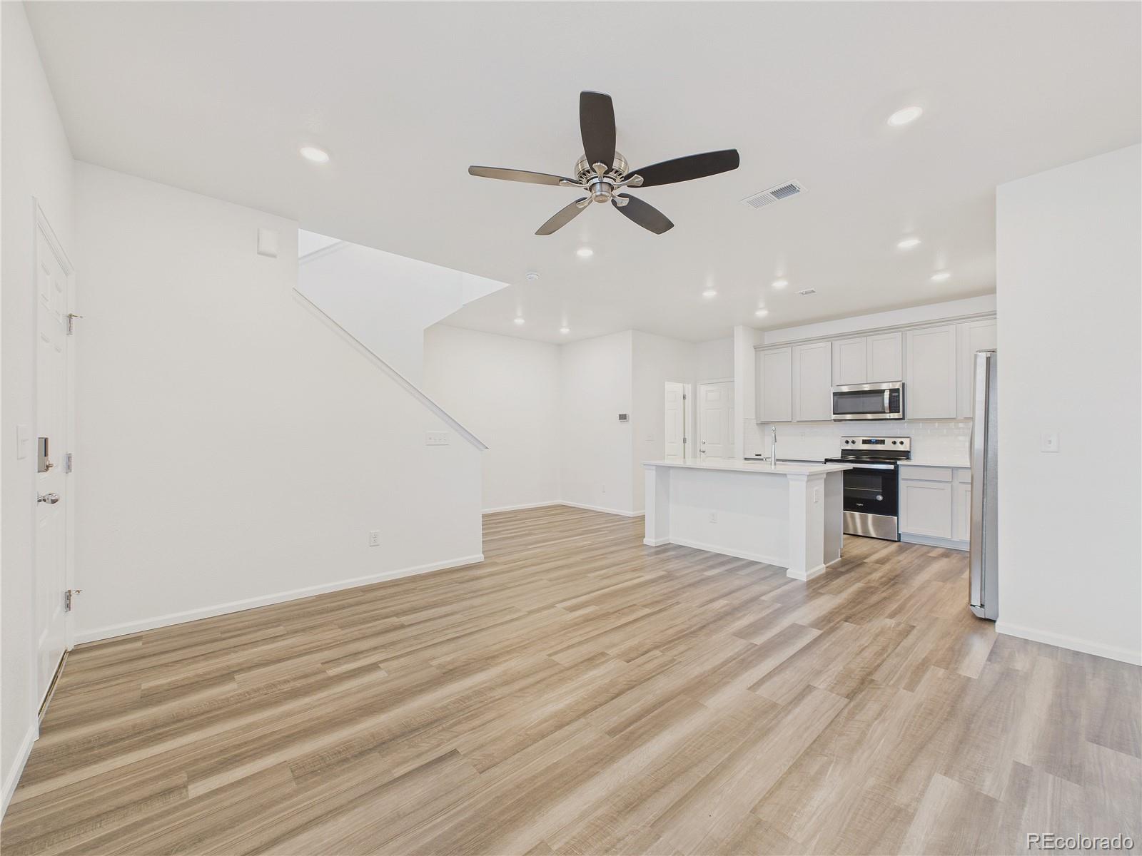 MLS Image #3 for 21646 e 59th place,aurora, Colorado