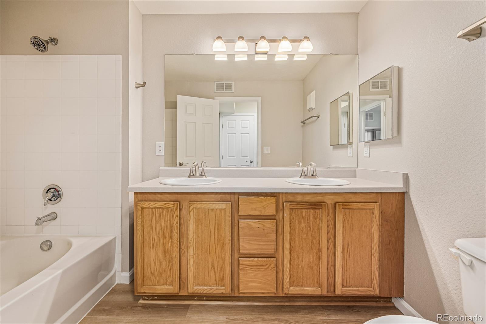 MLS Image #23 for 5726 n genoa way 301,aurora, Colorado