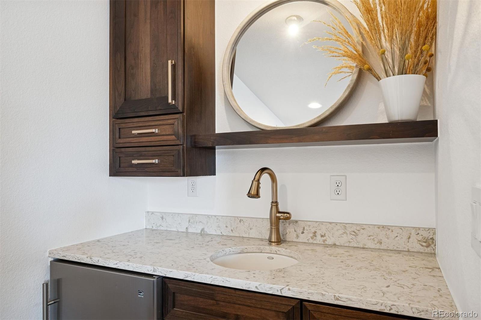 MLS Image #23 for 526  fillmore street,denver, Colorado