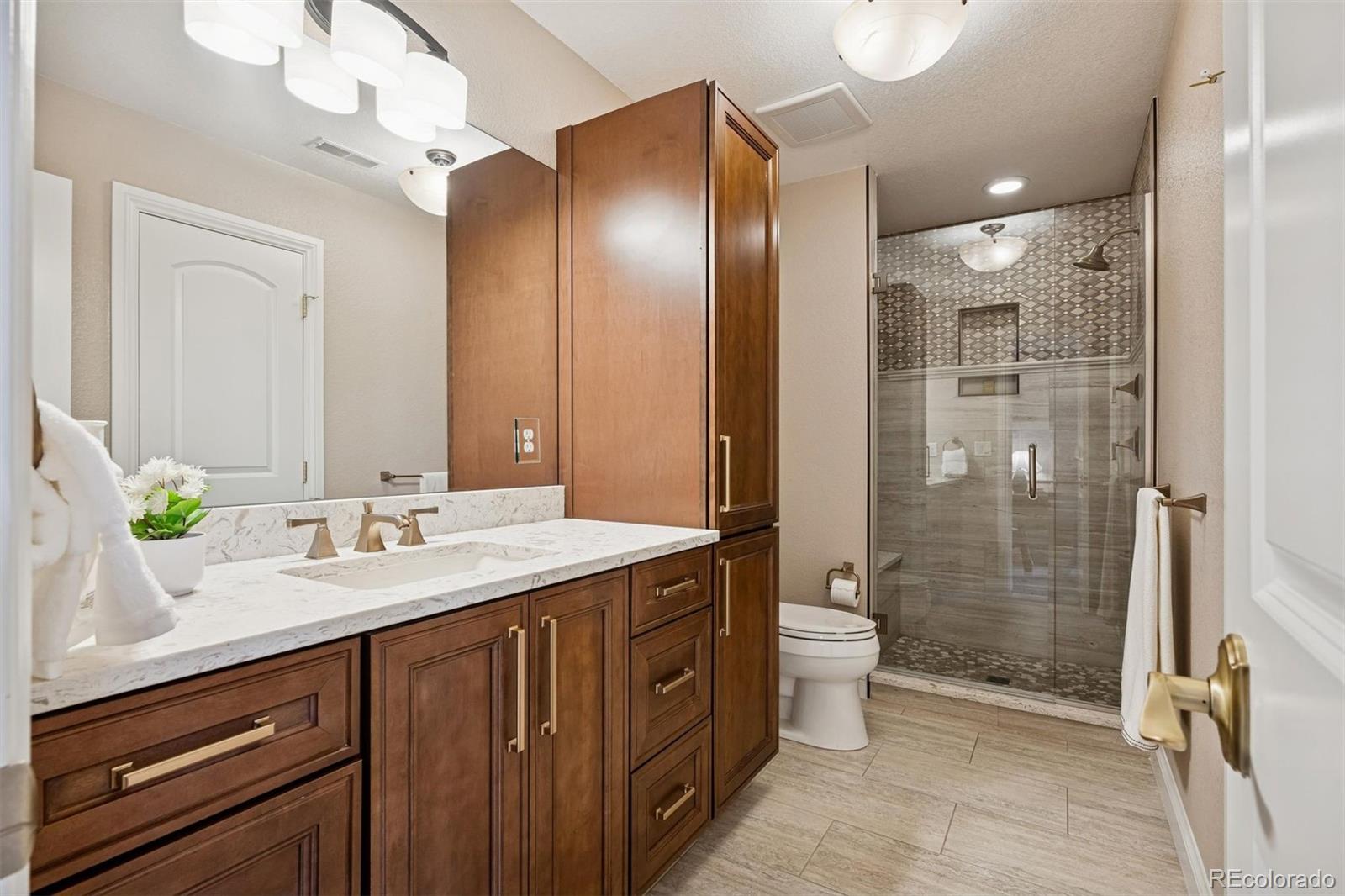 MLS Image #28 for 526  fillmore street,denver, Colorado