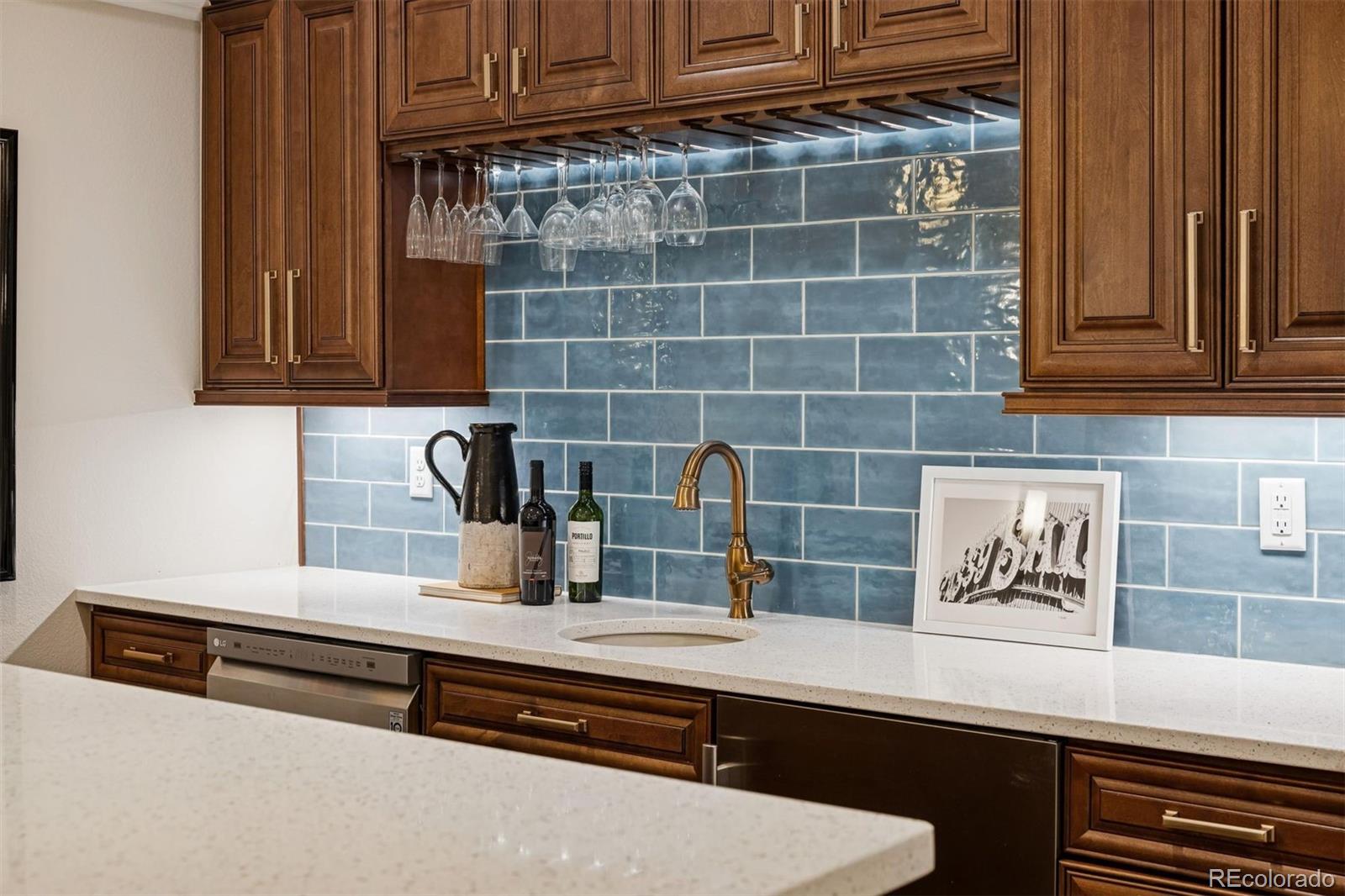 MLS Image #38 for 526  fillmore street,denver, Colorado