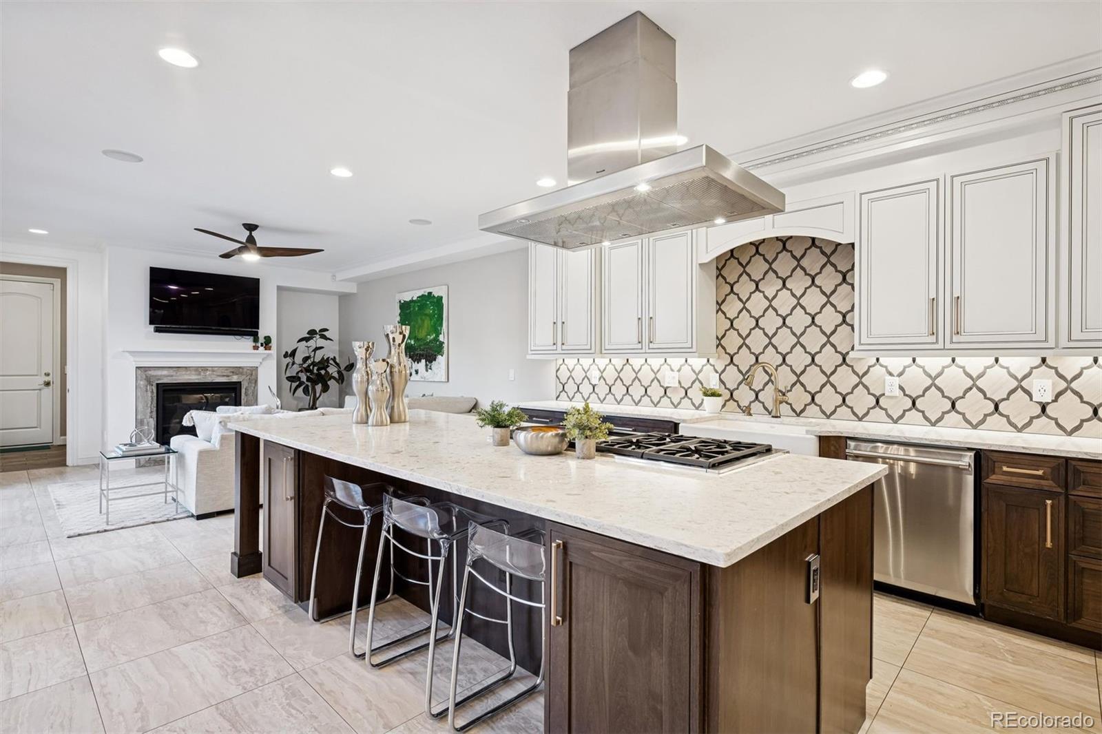 MLS Image #4 for 526  fillmore street,denver, Colorado