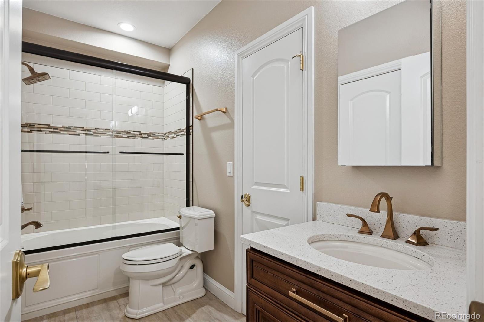 MLS Image #40 for 526  fillmore street,denver, Colorado