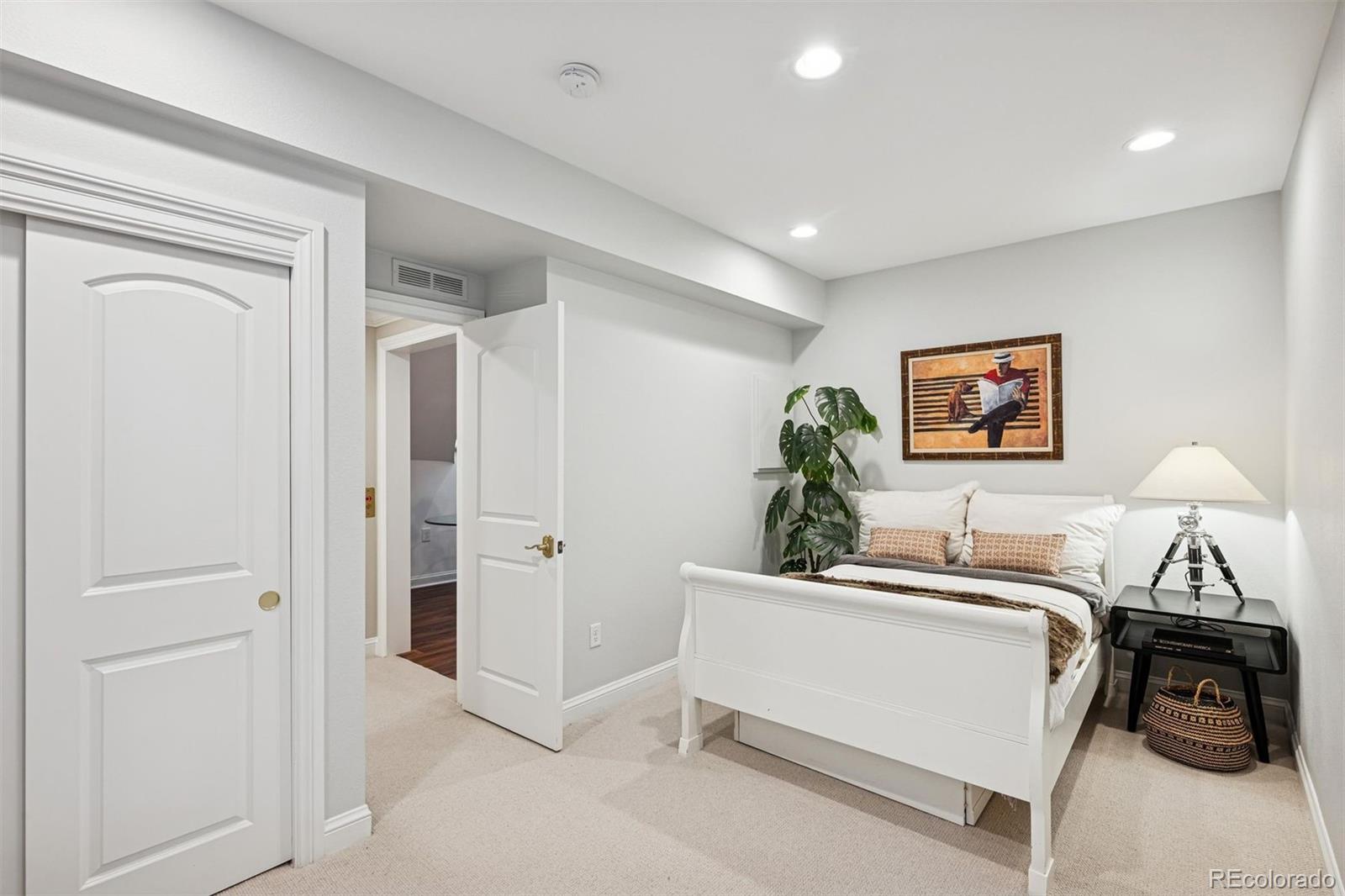 MLS Image #41 for 526  fillmore street,denver, Colorado