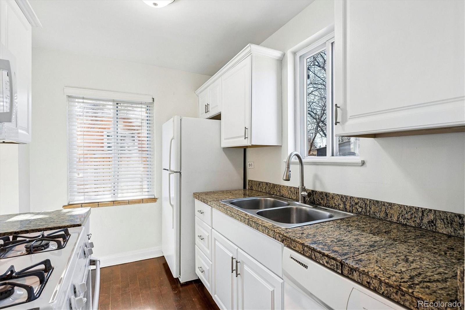 MLS Image #10 for 1621  olive street,denver, Colorado
