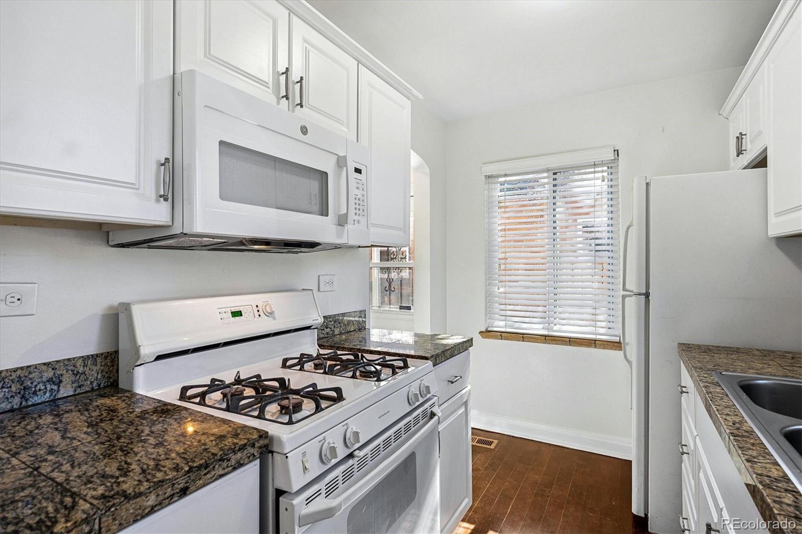 MLS Image #11 for 1621  olive street,denver, Colorado