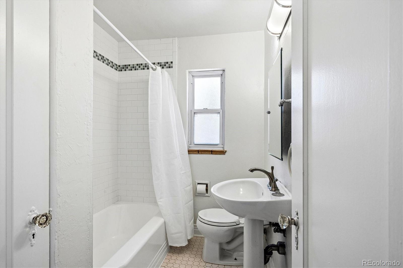 MLS Image #15 for 1621  olive street,denver, Colorado
