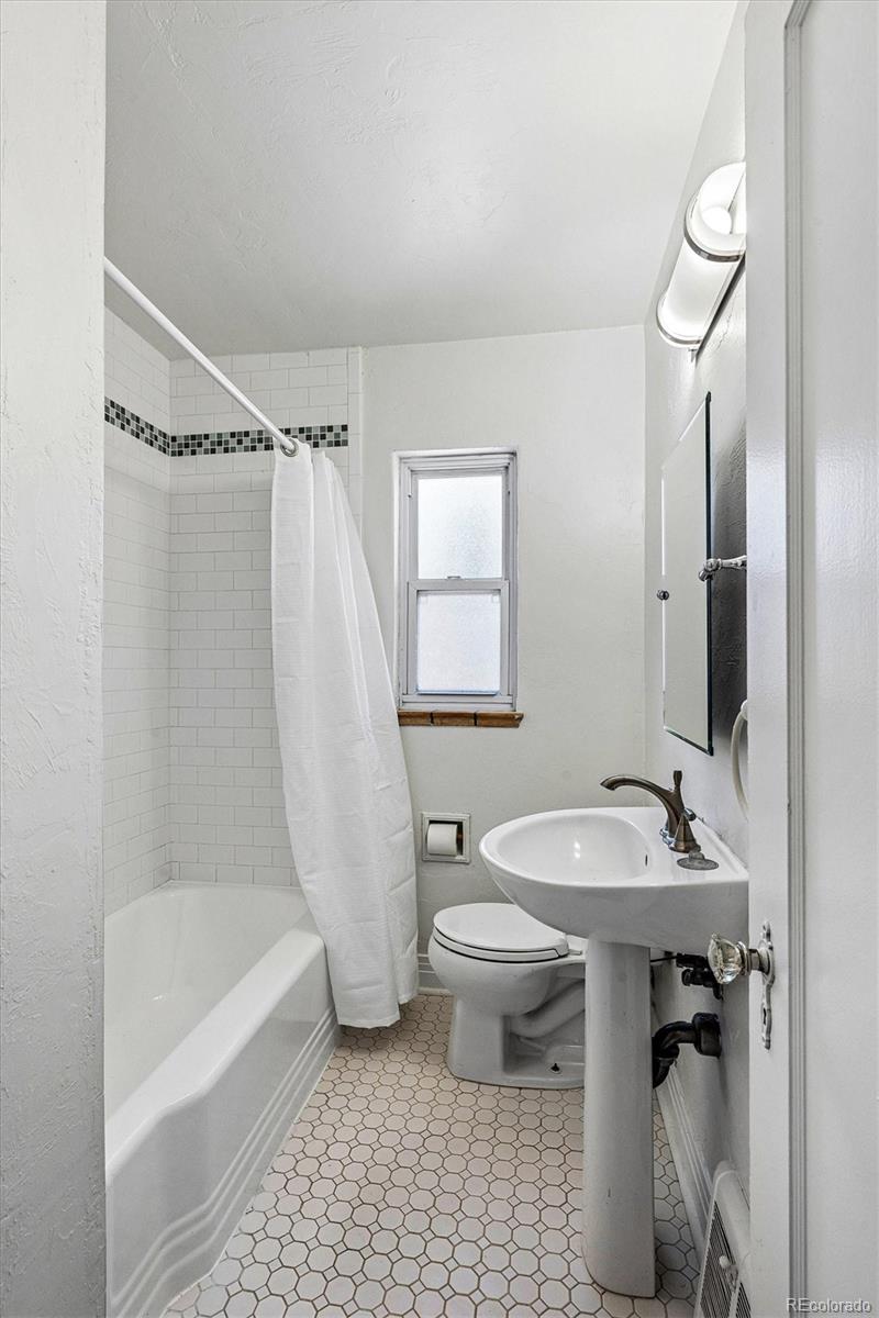 MLS Image #16 for 1621  olive street,denver, Colorado