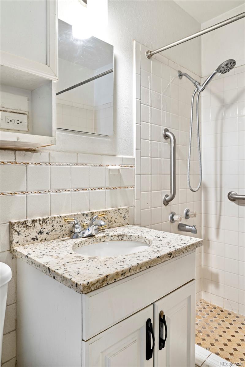 MLS Image #17 for 645 s pecos street,denver, Colorado