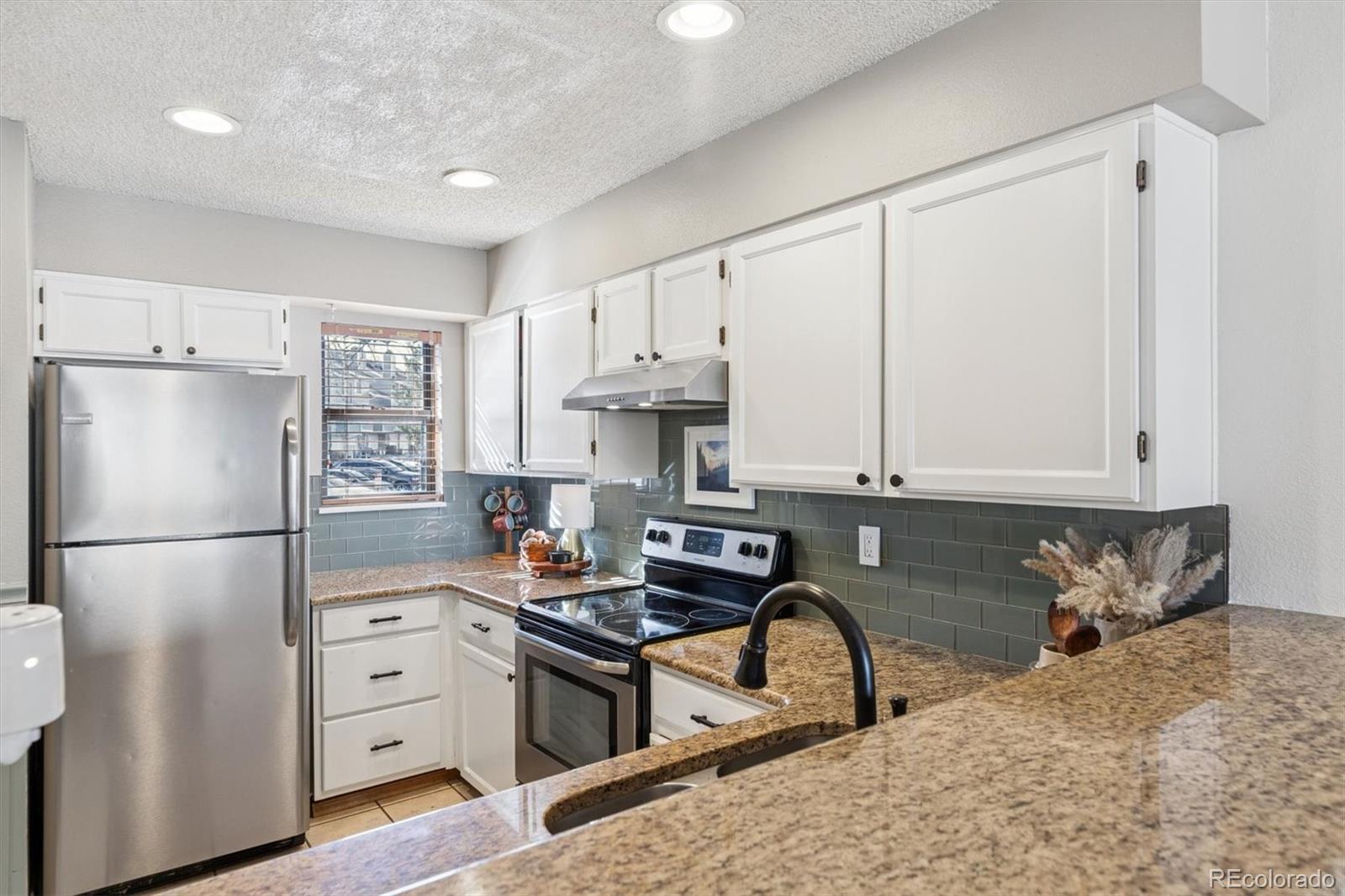 MLS Image #3 for 8773 w cornell avenue,lakewood, Colorado