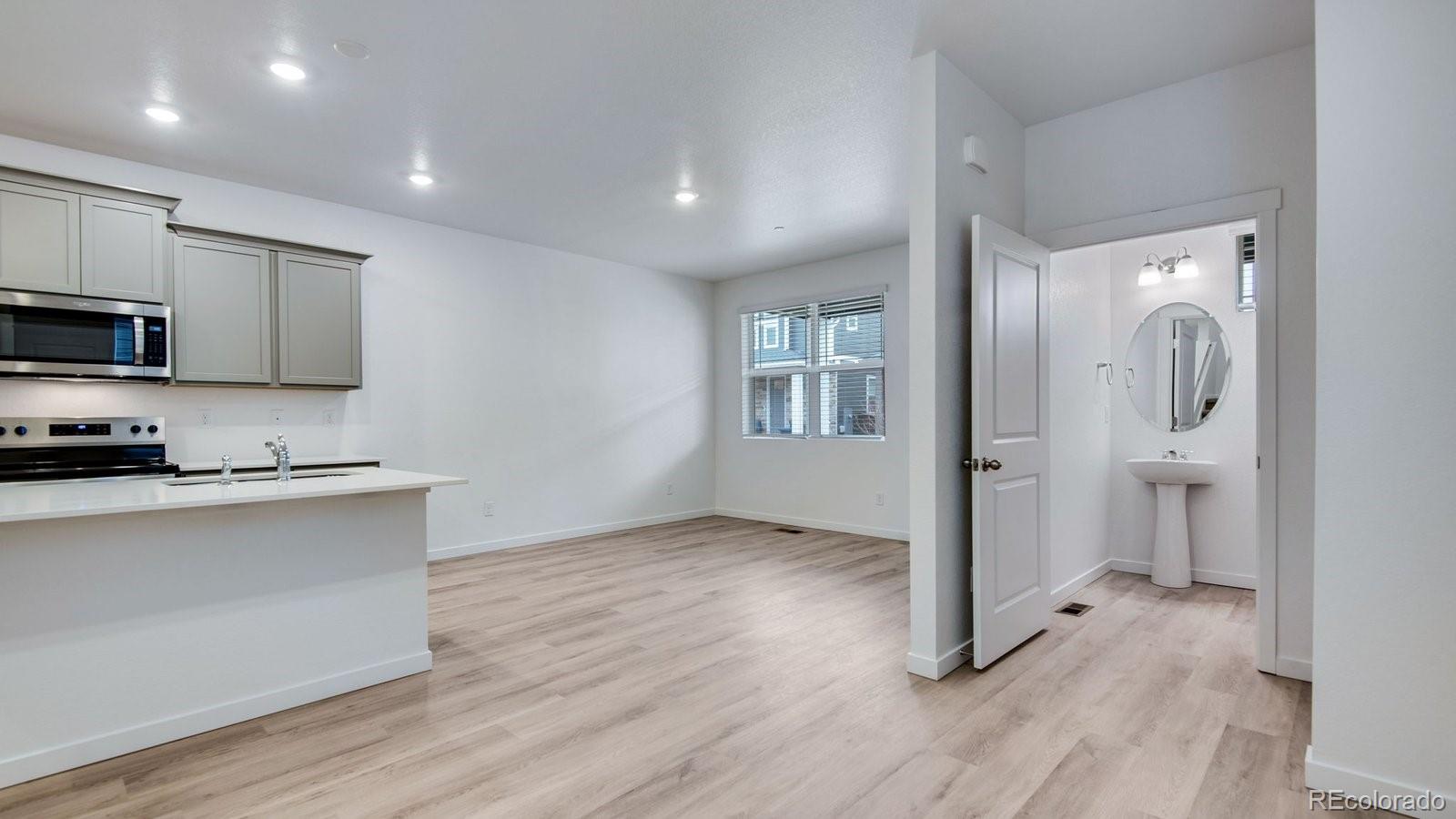 MLS Image #14 for 9890  argonne street,commerce city, Colorado