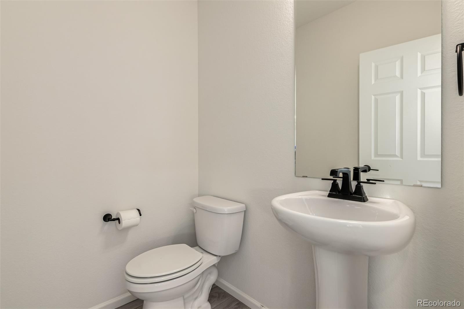 MLS Image #10 for 16388 e 109th avenue,commerce city, Colorado