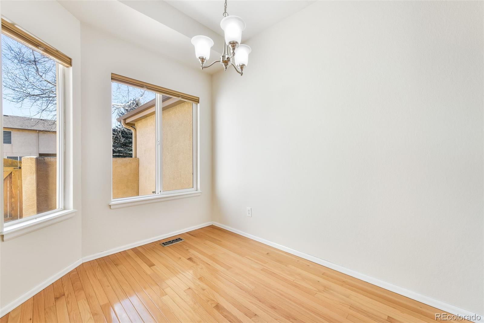 MLS Image #3 for 638  echo lane,colorado springs, Colorado