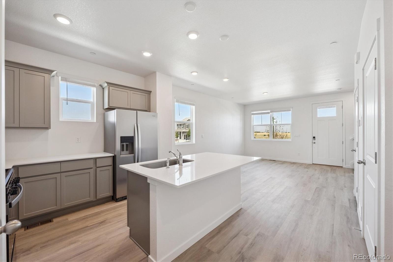 MLS Image #10 for 9880  argonne street,commerce city, Colorado