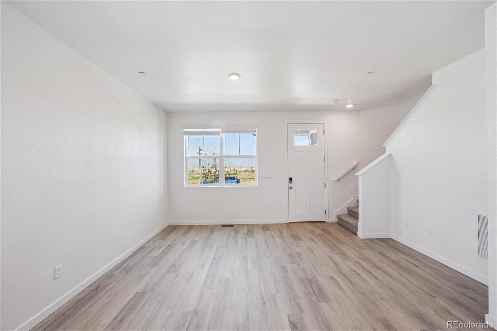 MLS Image #3 for 9880  argonne street,commerce city, Colorado