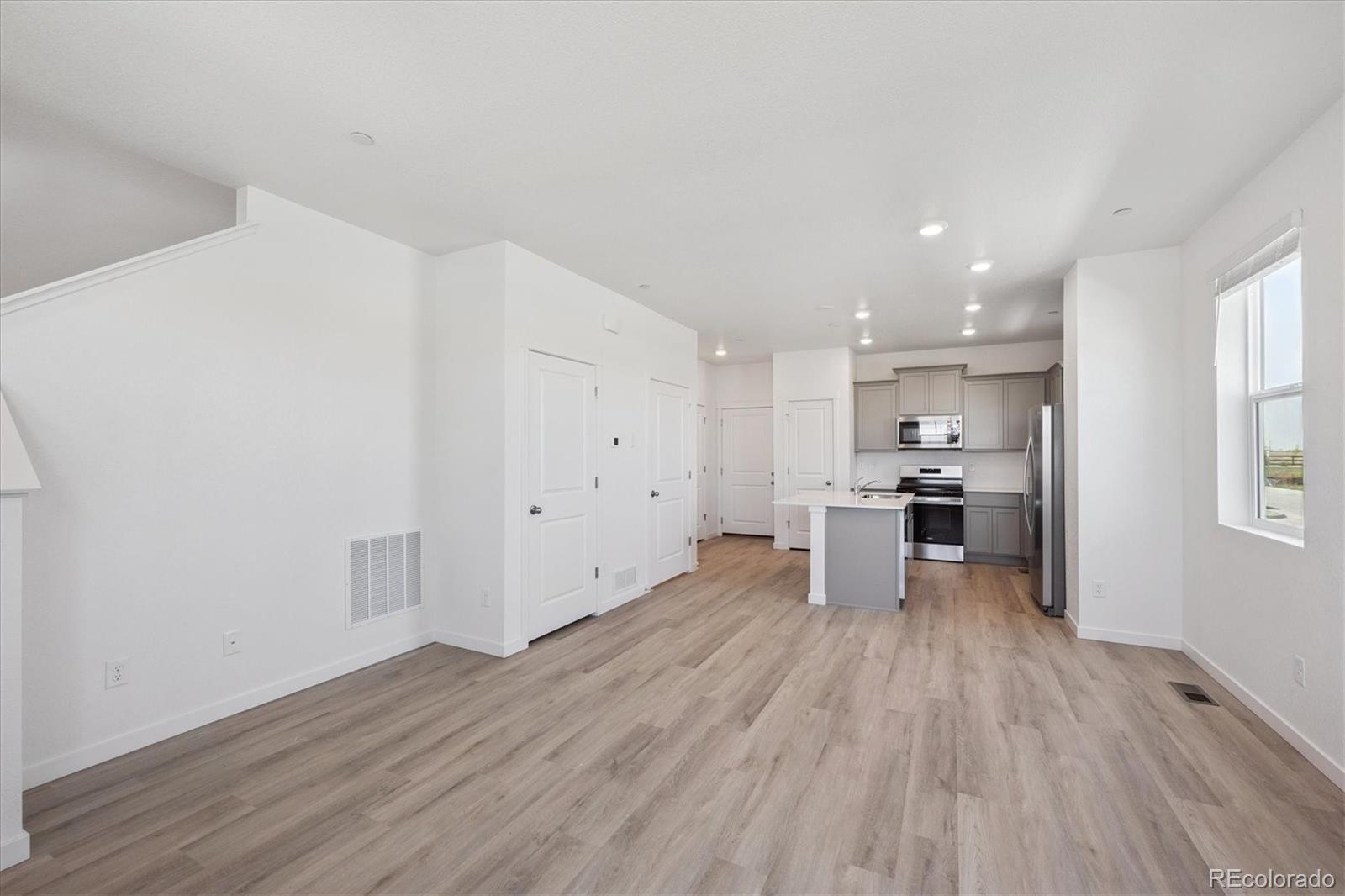 MLS Image #6 for 9880  argonne street,commerce city, Colorado