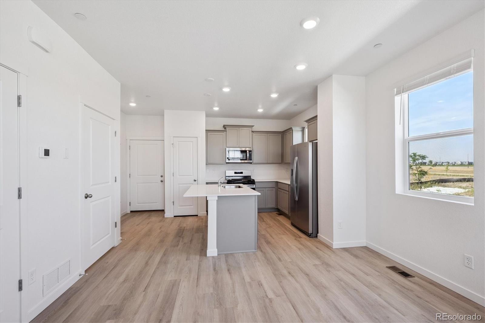 MLS Image #7 for 9880  argonne street,commerce city, Colorado