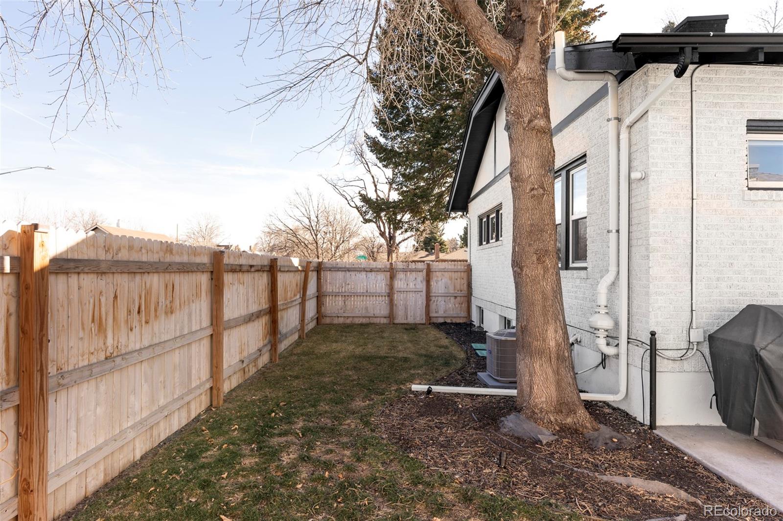 MLS Image #23 for 2289 n glencoe street,denver, Colorado