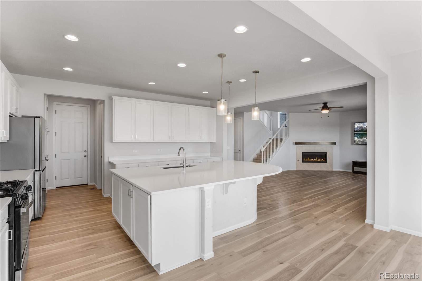 MLS Image #3 for 7778 s old hammer way,aurora, Colorado