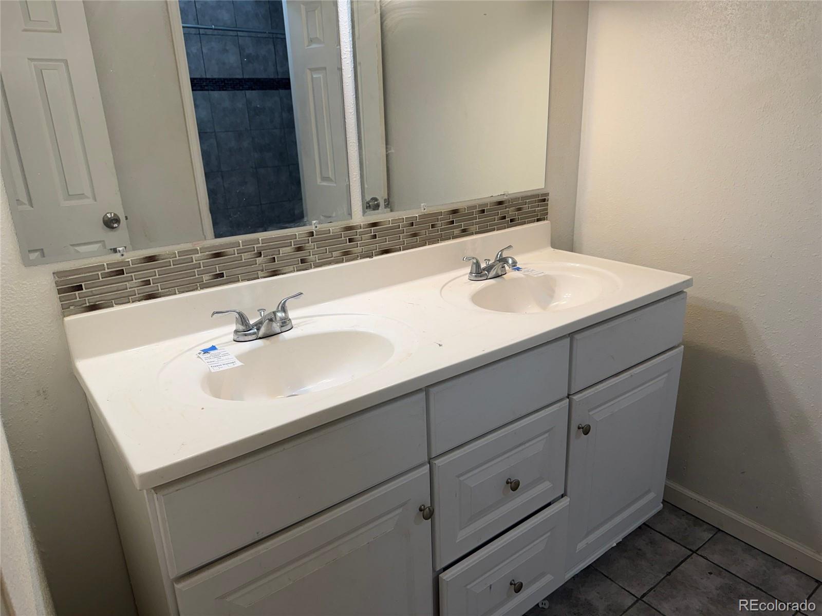 MLS Image #16 for 3550 s harlan street,denver, Colorado