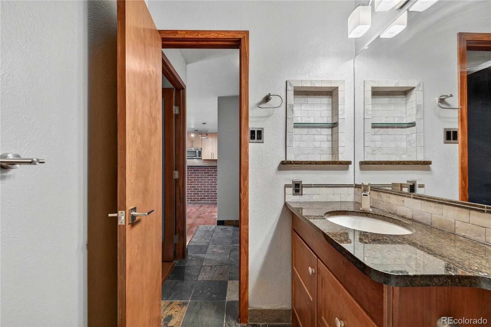 MLS Image #17 for 460 s marion parkway 505,denver, Colorado
