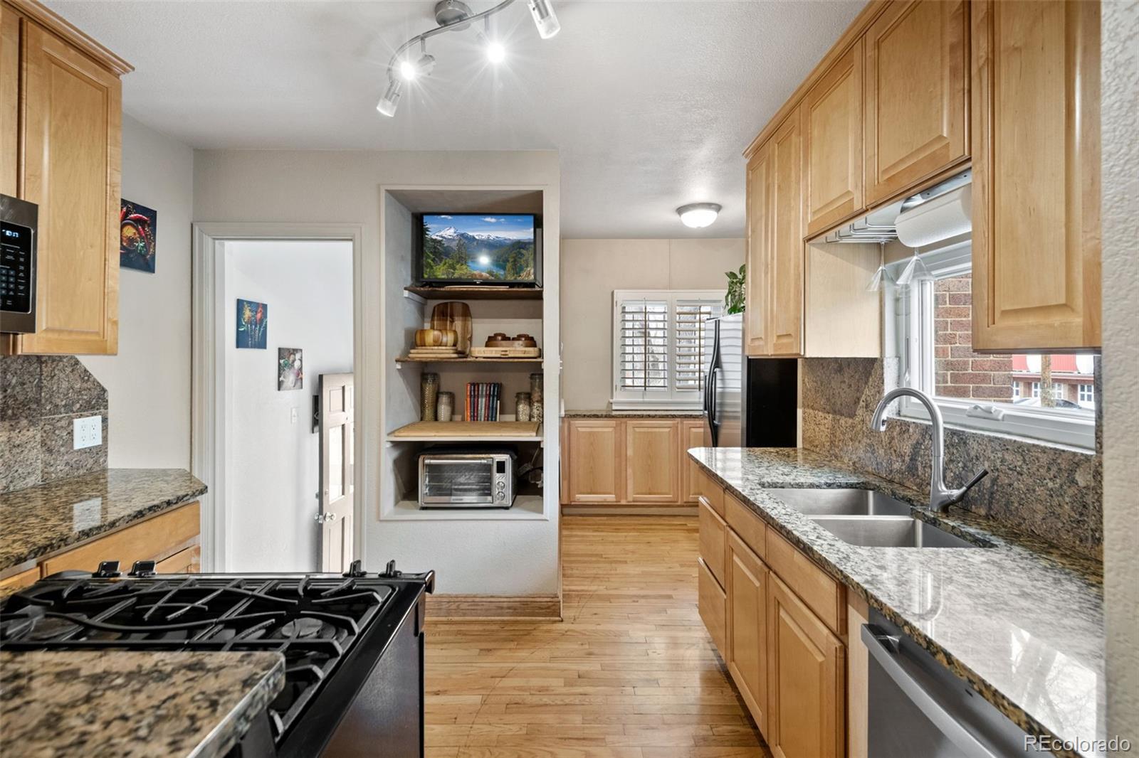 MLS Image #13 for 2995  albion street,denver, Colorado