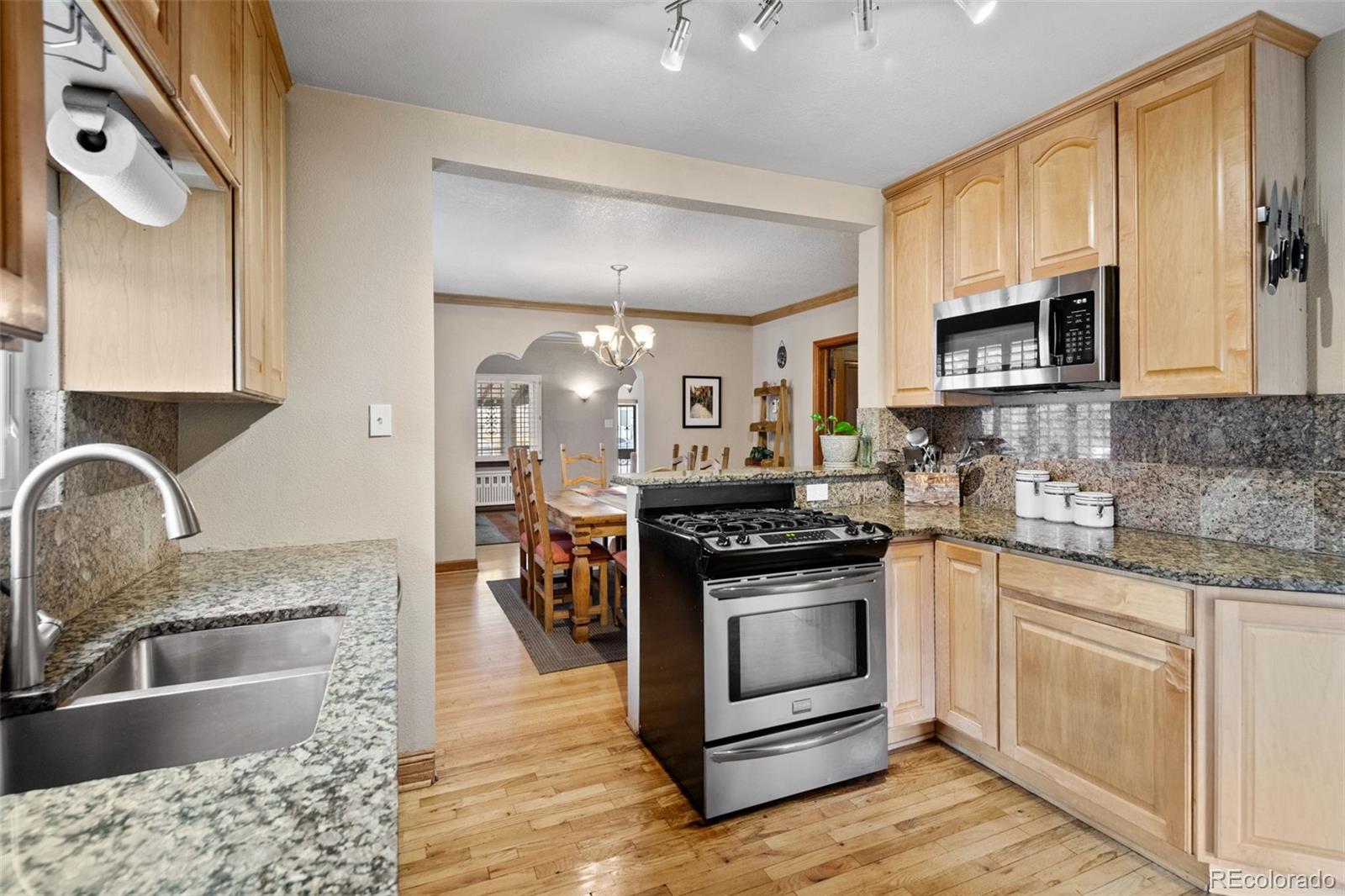 MLS Image #14 for 2995  albion street,denver, Colorado
