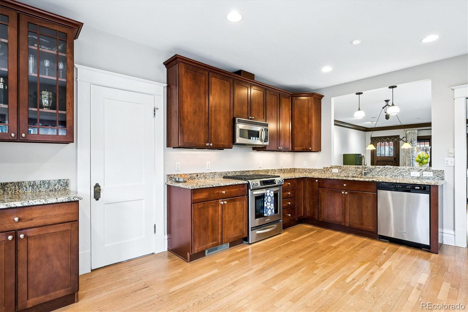 MLS Image #16 for 945  adams street,denver, Colorado