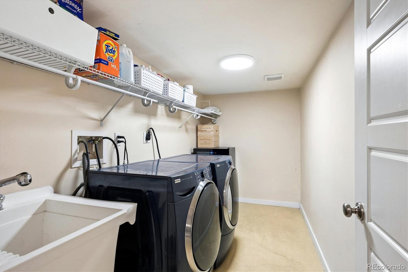 MLS Image #32 for 945  adams street,denver, Colorado