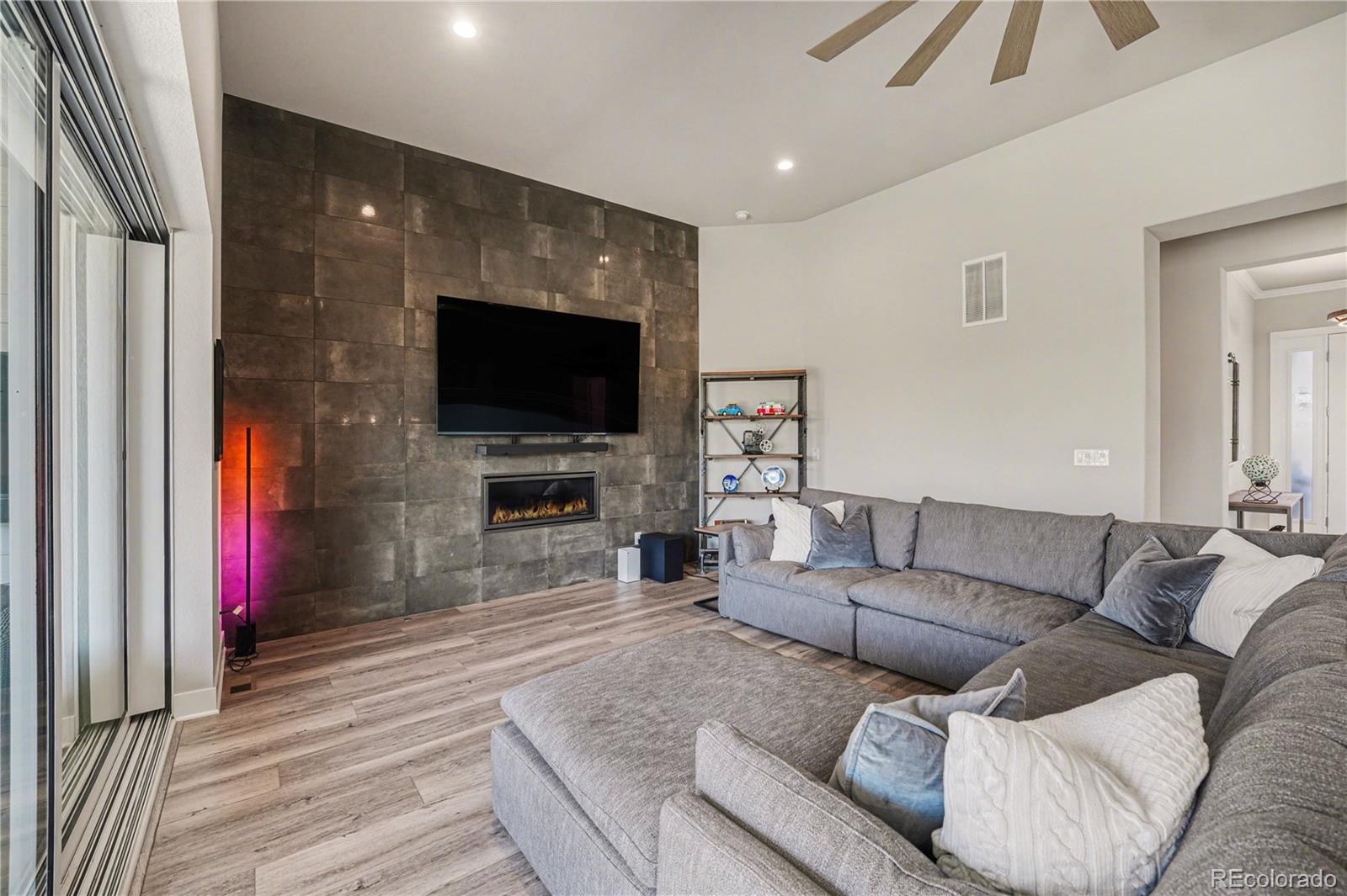 MLS Image #15 for 27600 e lakeview drive,aurora, Colorado