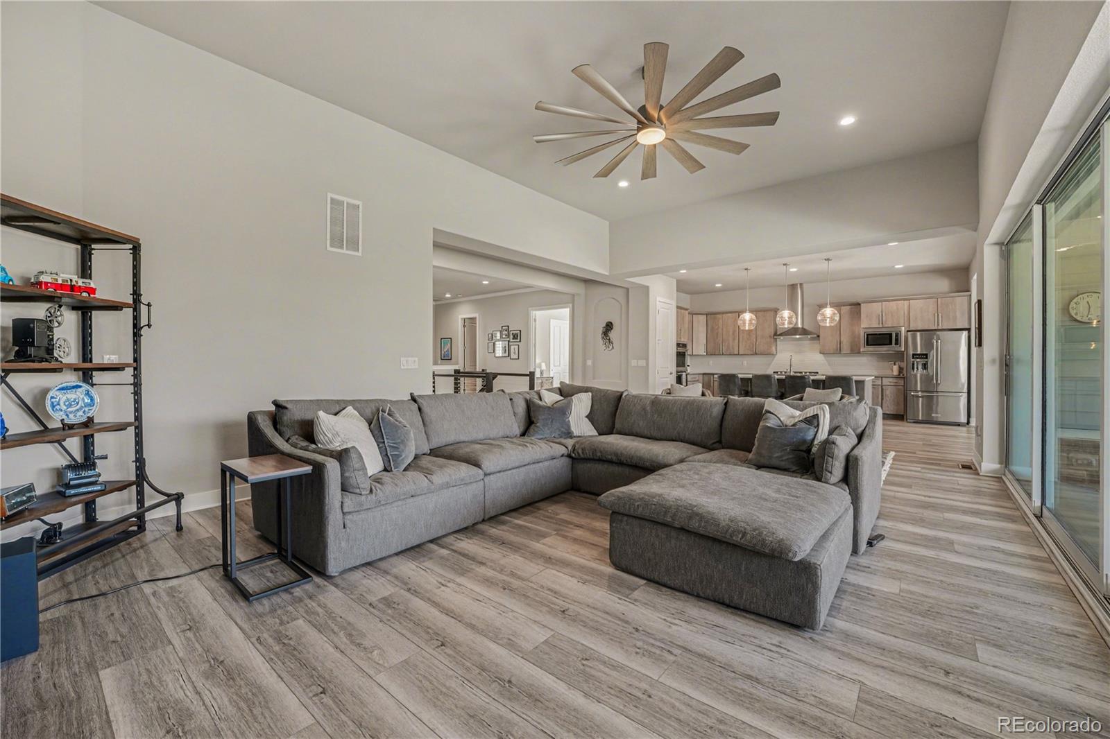 MLS Image #17 for 27600 e lakeview drive,aurora, Colorado