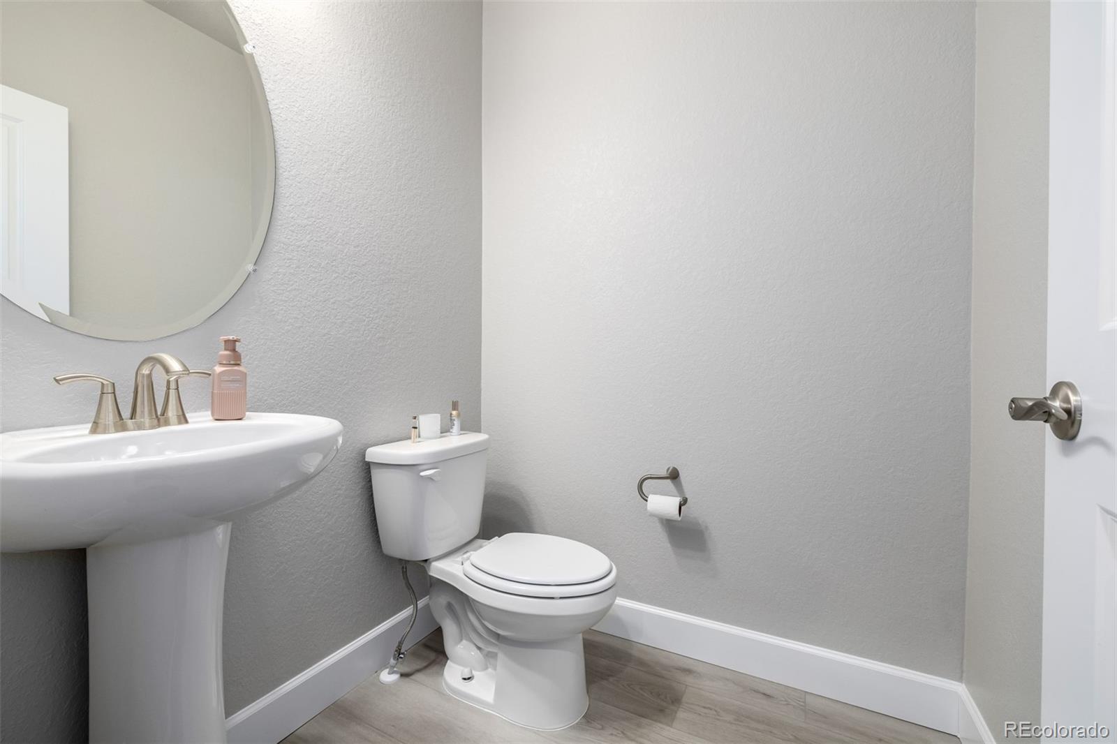 MLS Image #10 for 8145  monte vista circle,littleton, Colorado