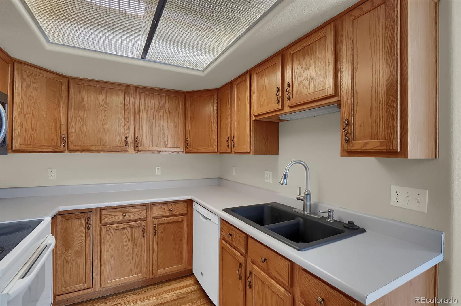 MLS Image #11 for 2430  hamlet lane b,colorado springs, Colorado