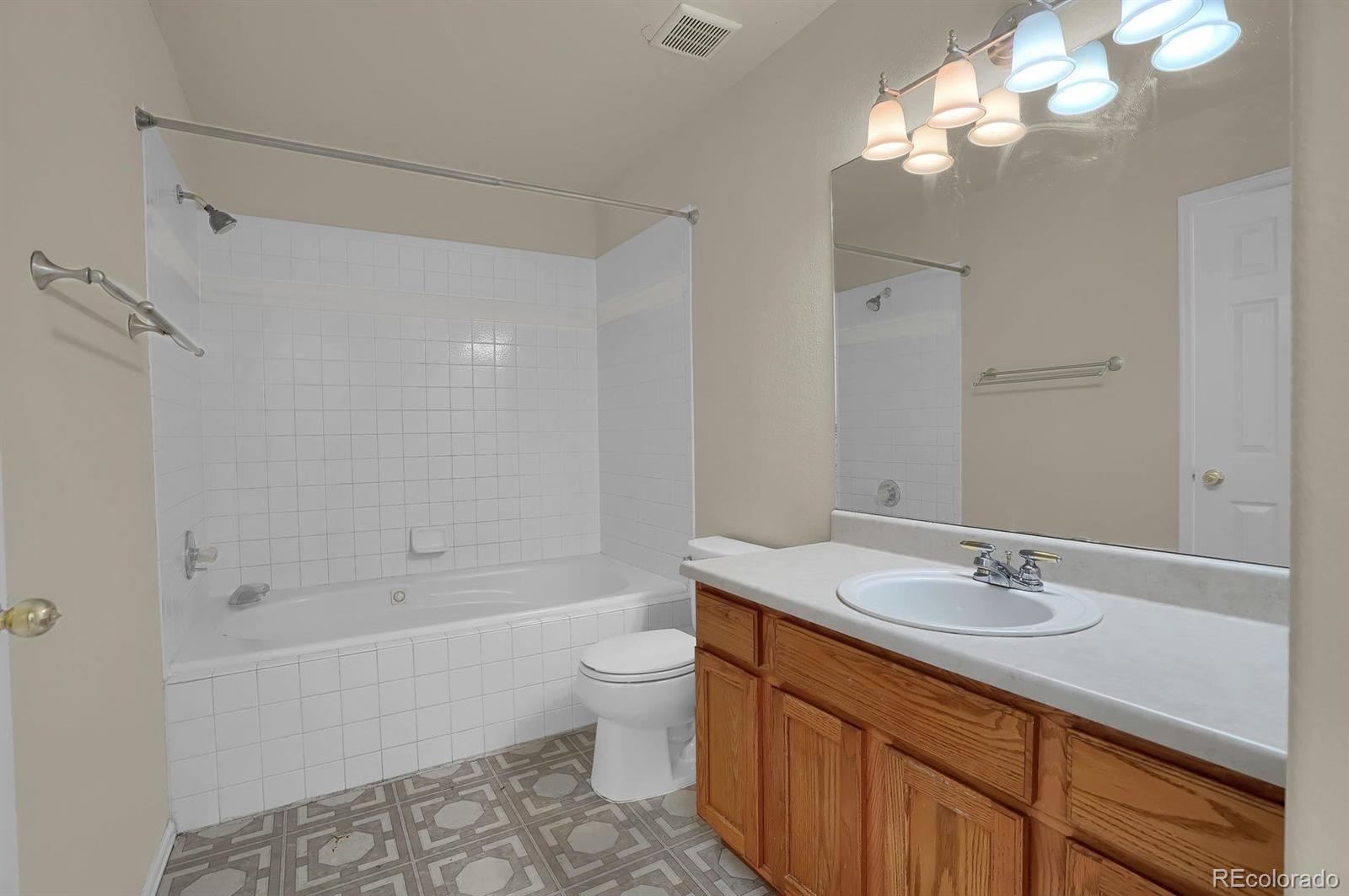 MLS Image #20 for 2430  hamlet lane b,colorado springs, Colorado
