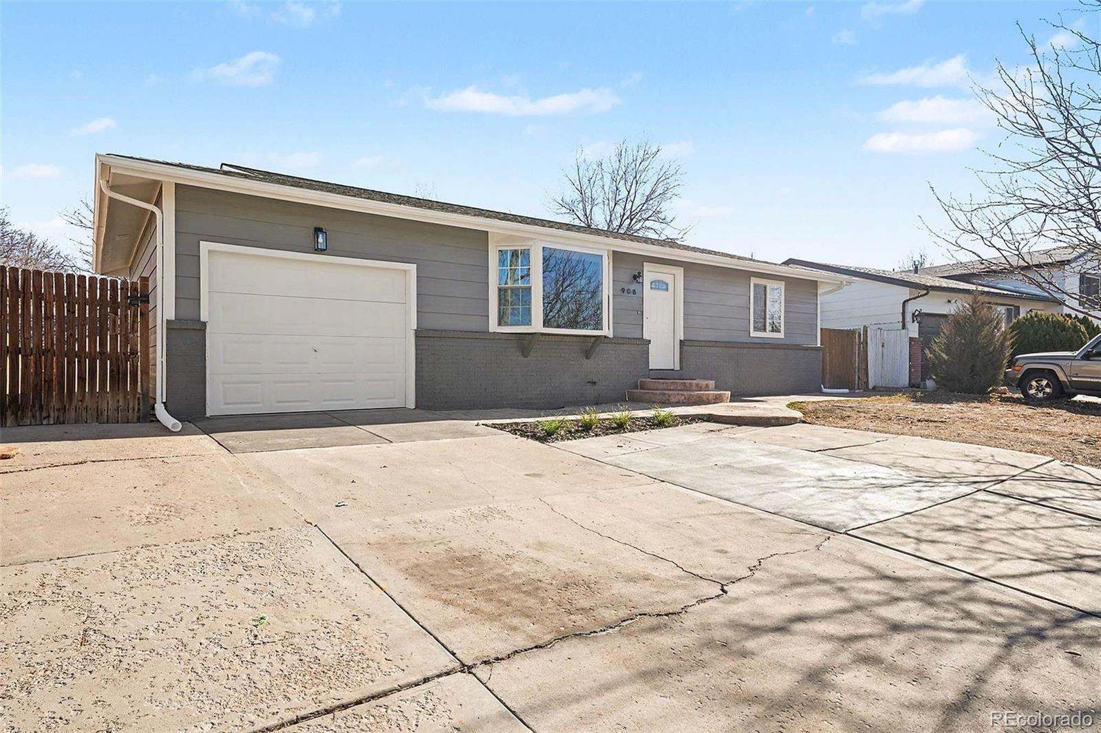 MLS Image #1 for 908  applewood court,fort lupton, Colorado